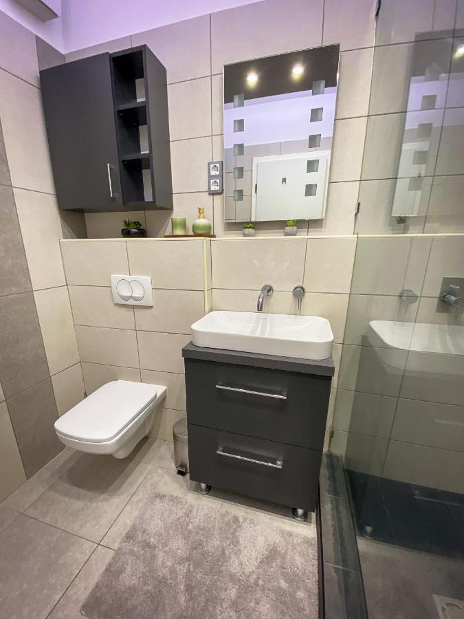 Slate Wood Apartment Budapest Ngoại thất bức ảnh
